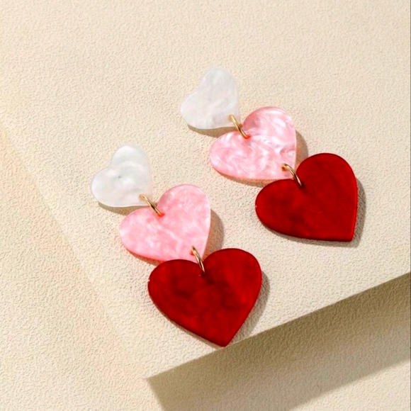 Jewelry - Valentines day heart earrings